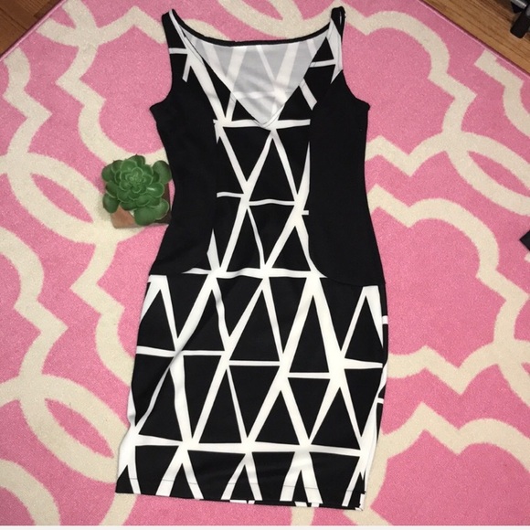 2/$20CLOSET CLOSING Gorgeous Short Tank Dress❤️ - Picture 8 of 8